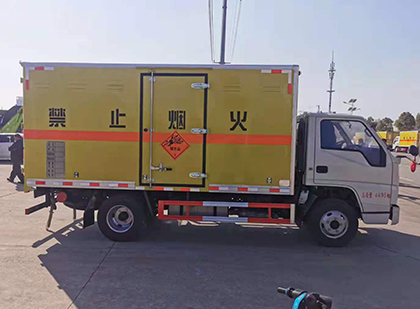 临夏市爆破器材运输车技术升级与安全合规新趋势